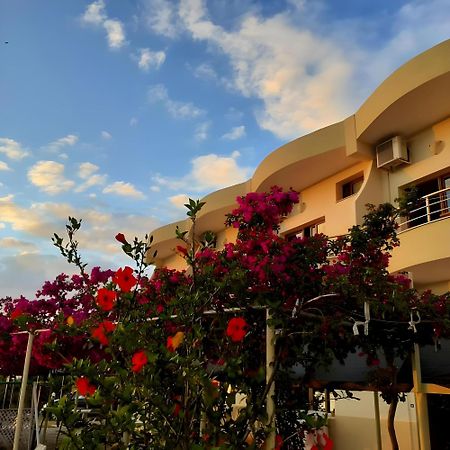 Hotel Sirena Radhimë 外观 照片