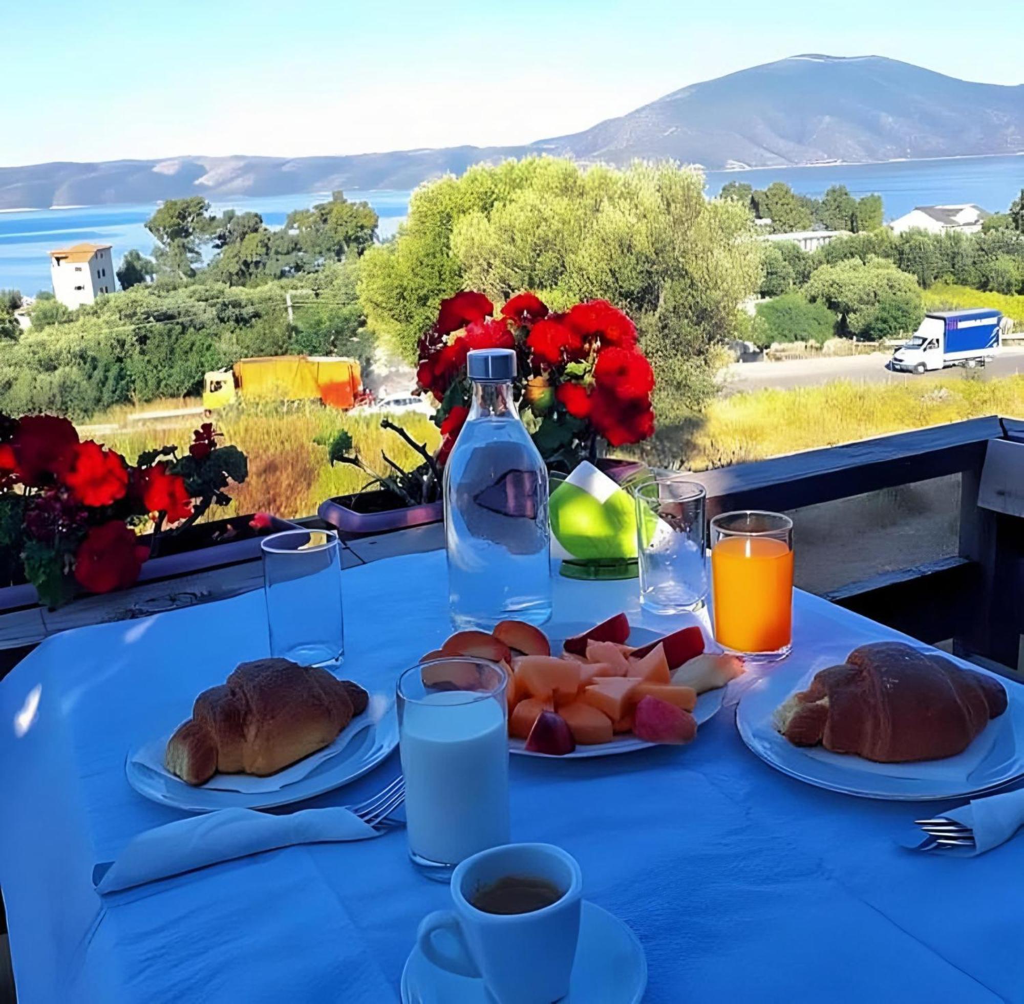 Hotel Sirena Radhimë 外观 照片